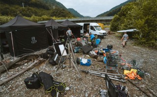 山路惊魂剧情介绍（电影山路惊魂讲的什么）